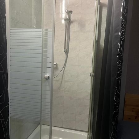 Hipokratios 3 Zimmer Mit Gemeinschaft Wc Fürth Exteriér fotografie