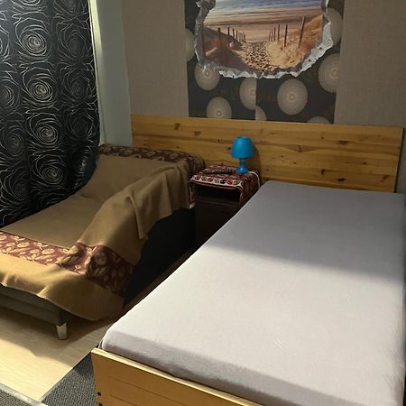 Hipokratios 3 Zimmer Mit Gemeinschaft Wc Fürth Exteriér fotografie